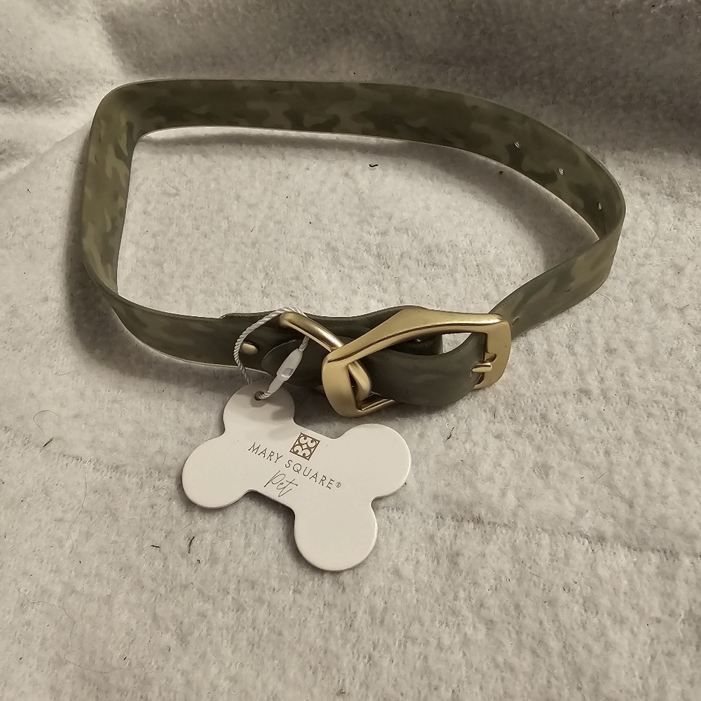 Mary Square Large Silicone Camoflague Collar